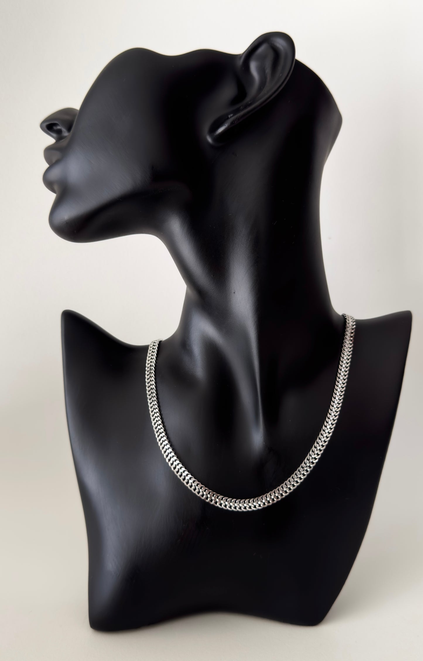 Flat chain necklace