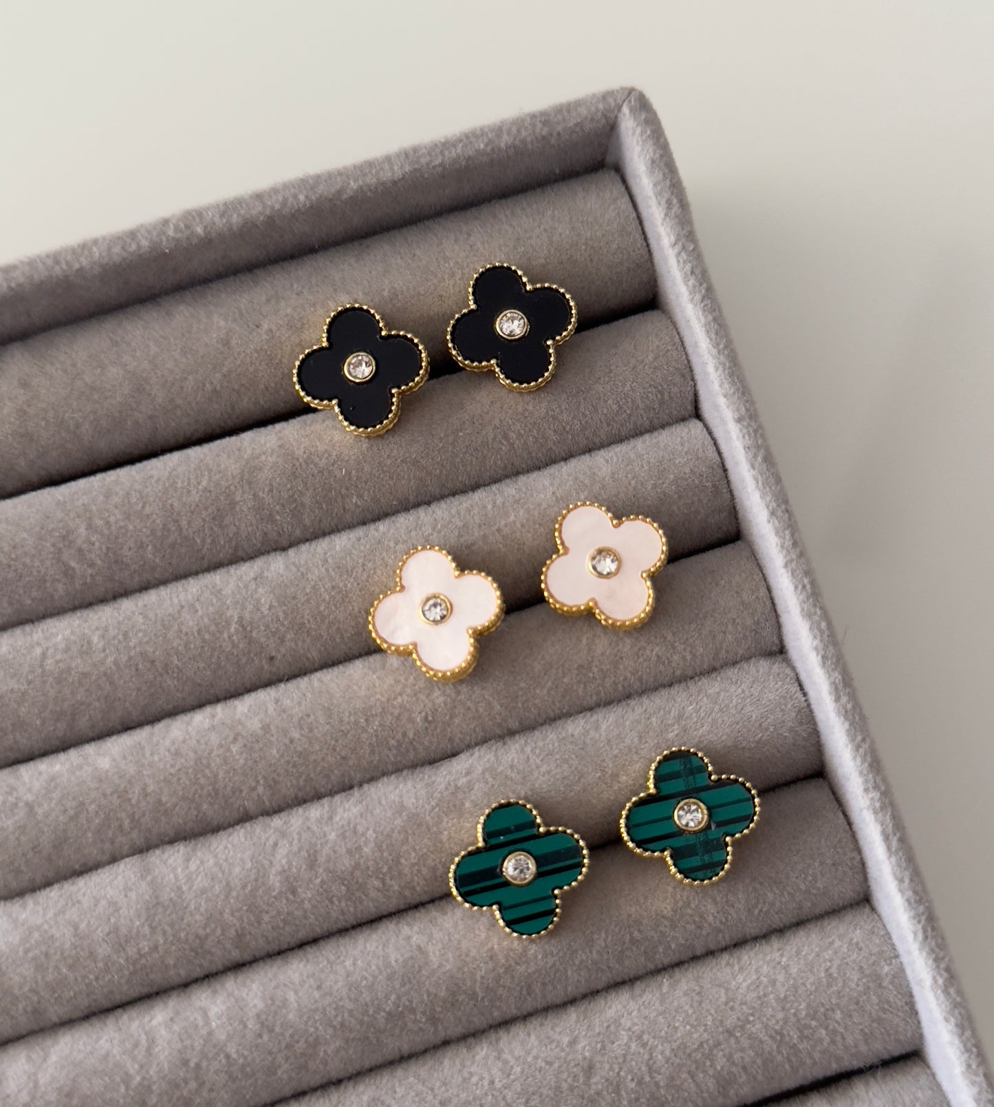 Van cleef earrings with 💎