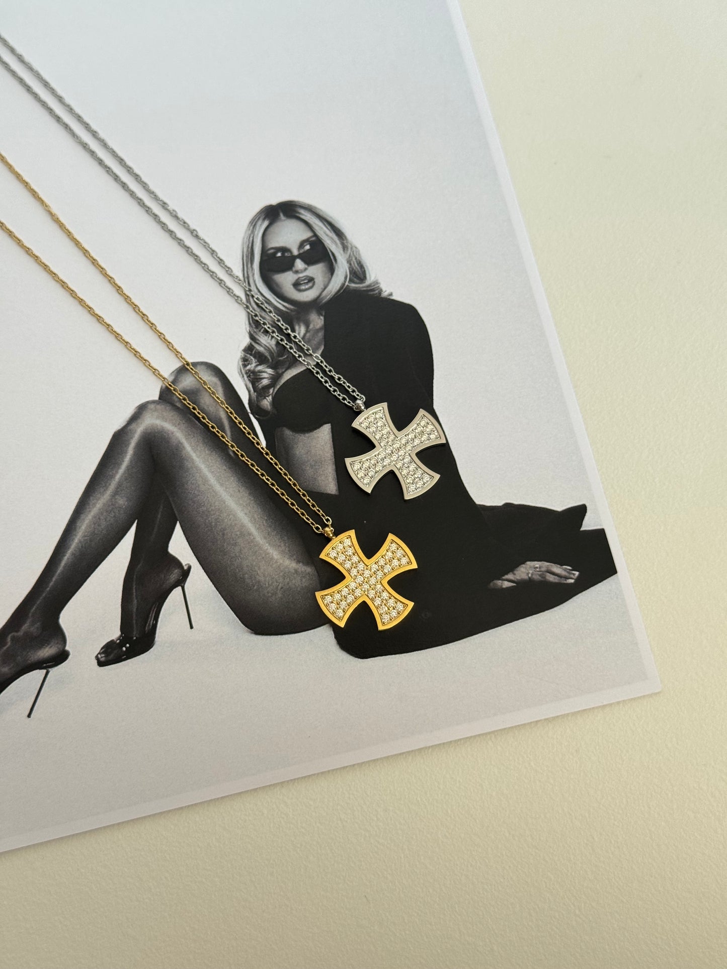 Elegance cross