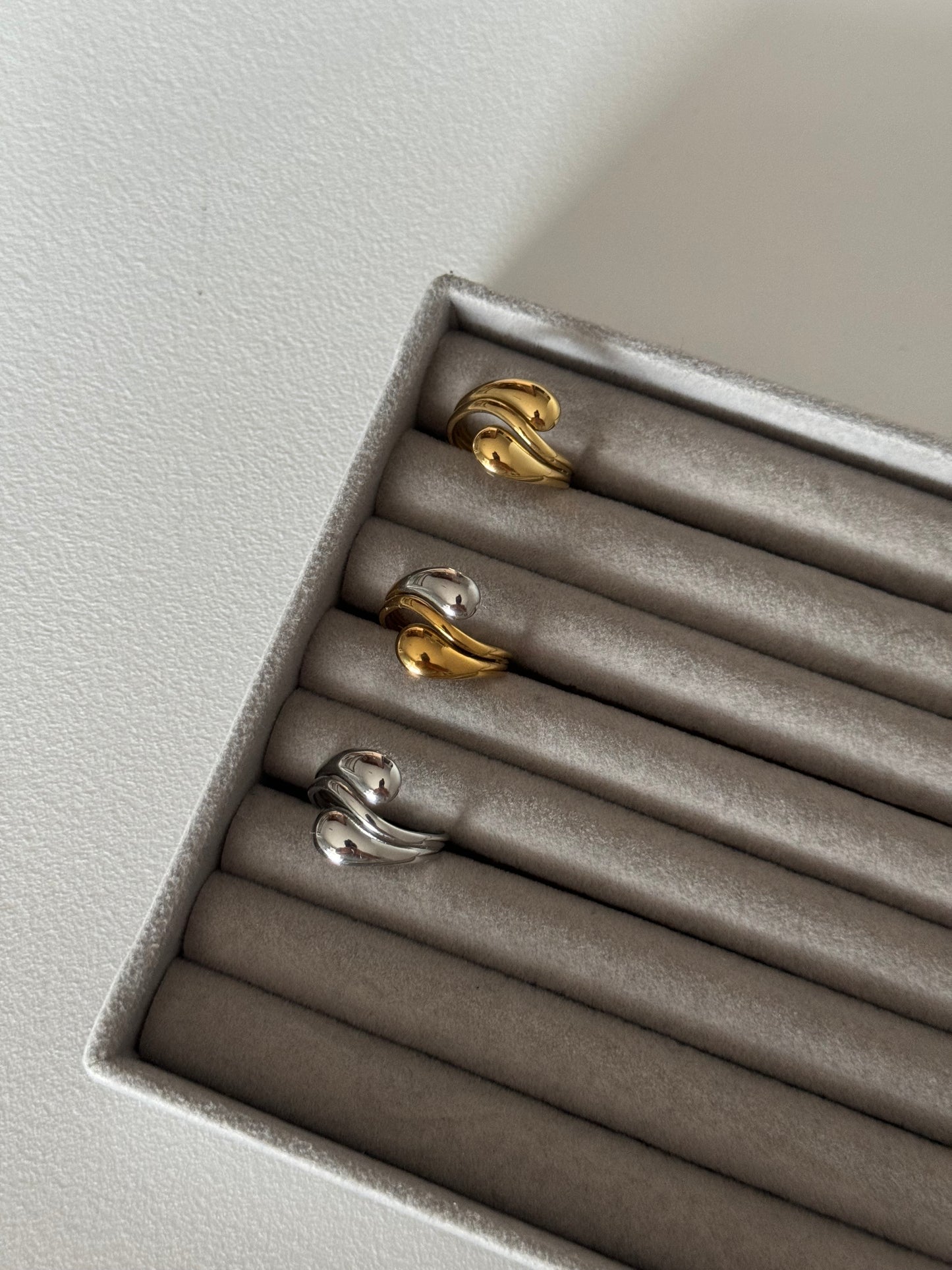 Simple open rings