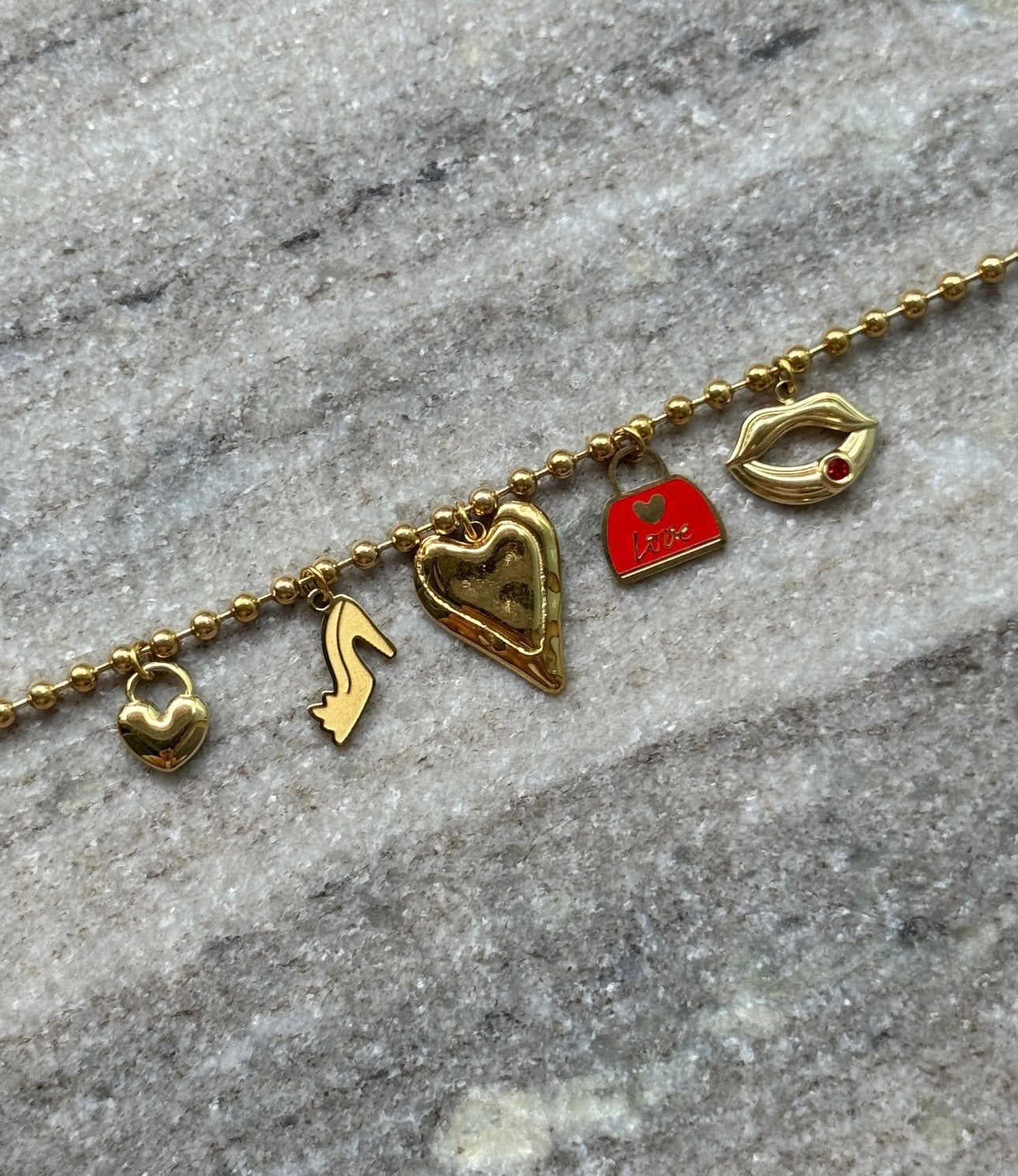 👠 charm bracelet
