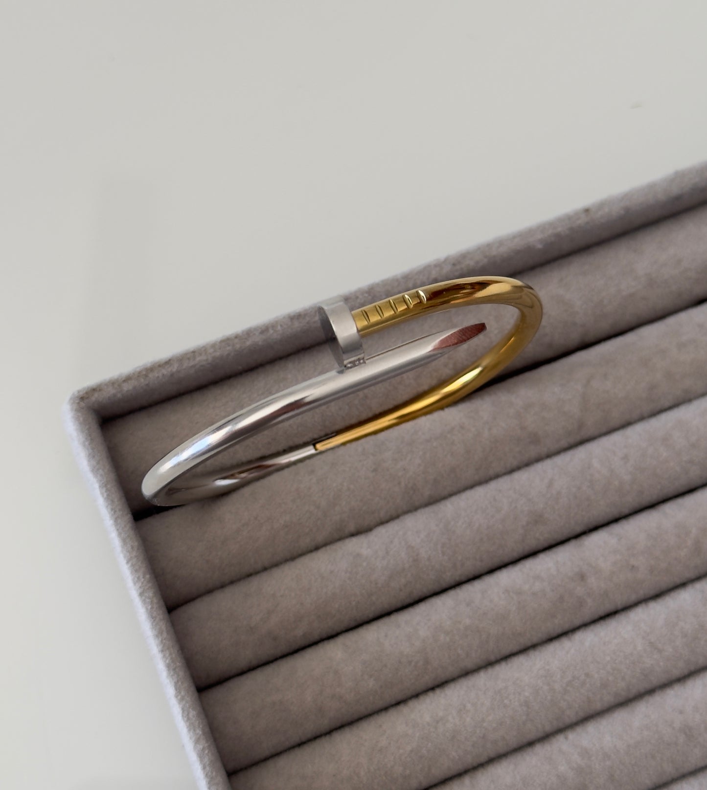 C bracelet (ΚΑΡΦΙ)