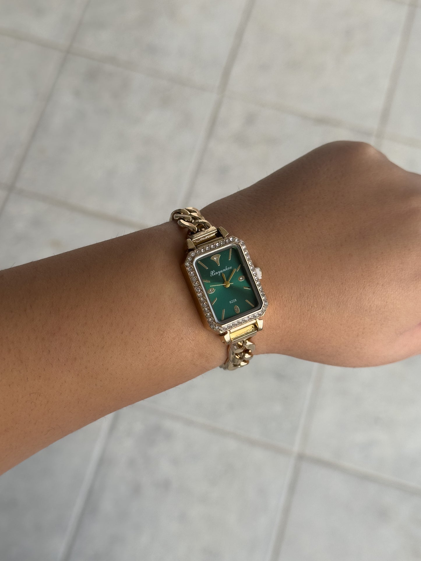 Duchess gold-emerald
