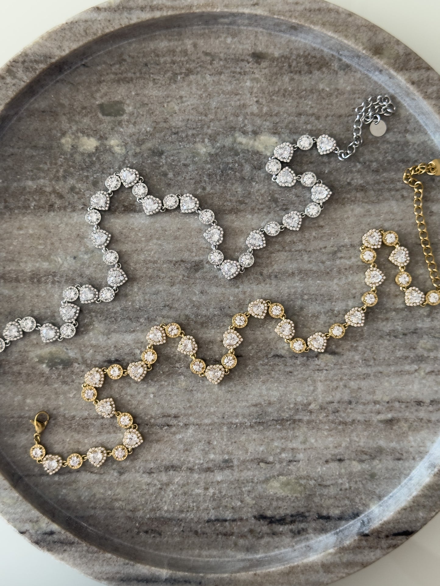 Sara necklace