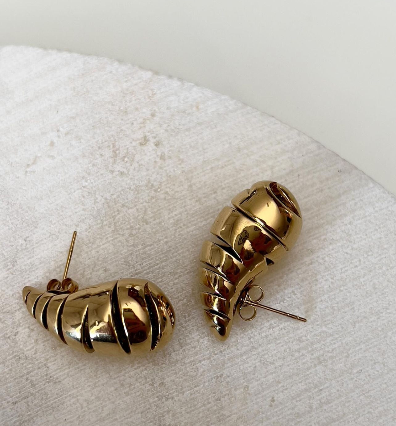 💧 earrings with cuts