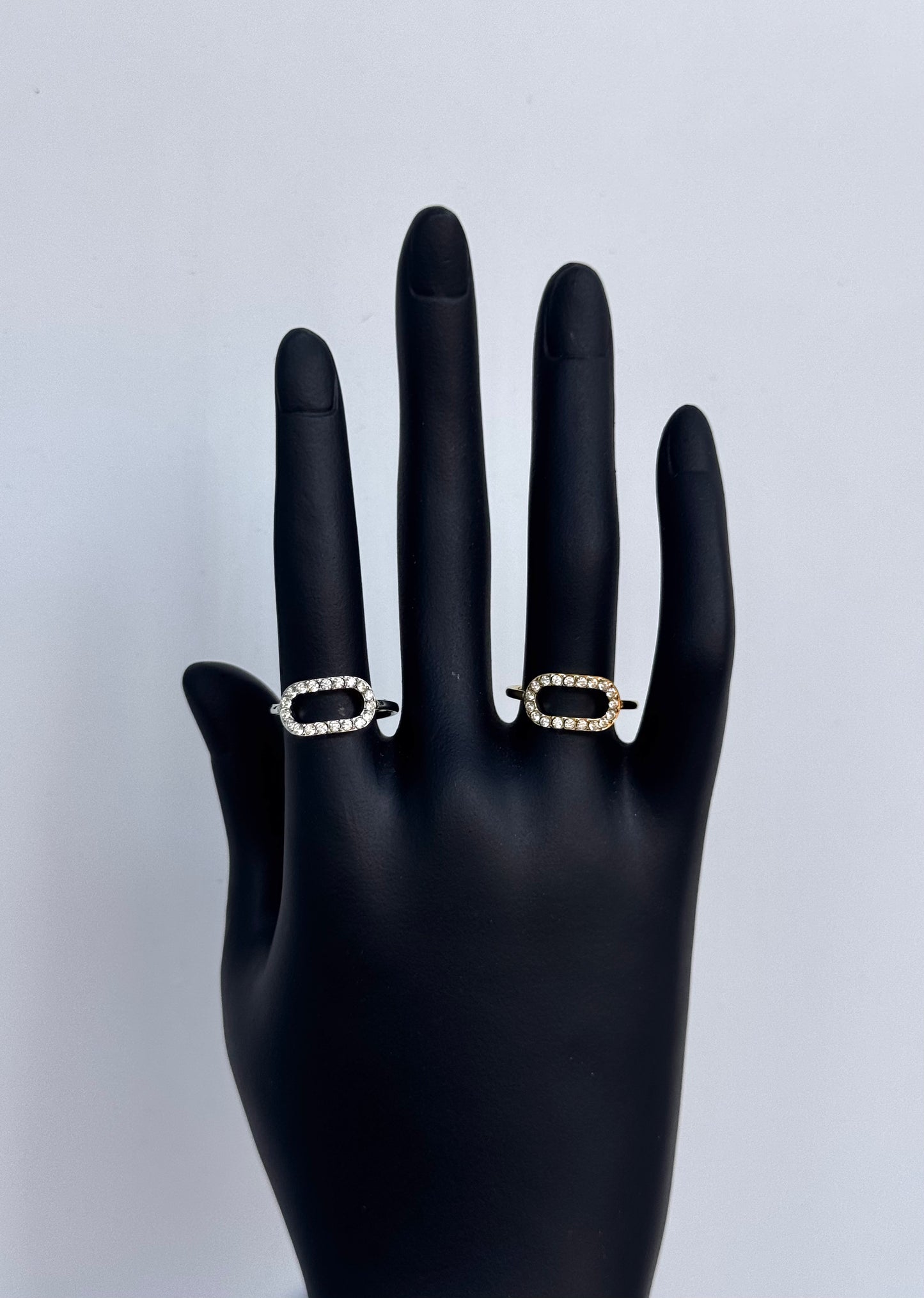 Oval ring