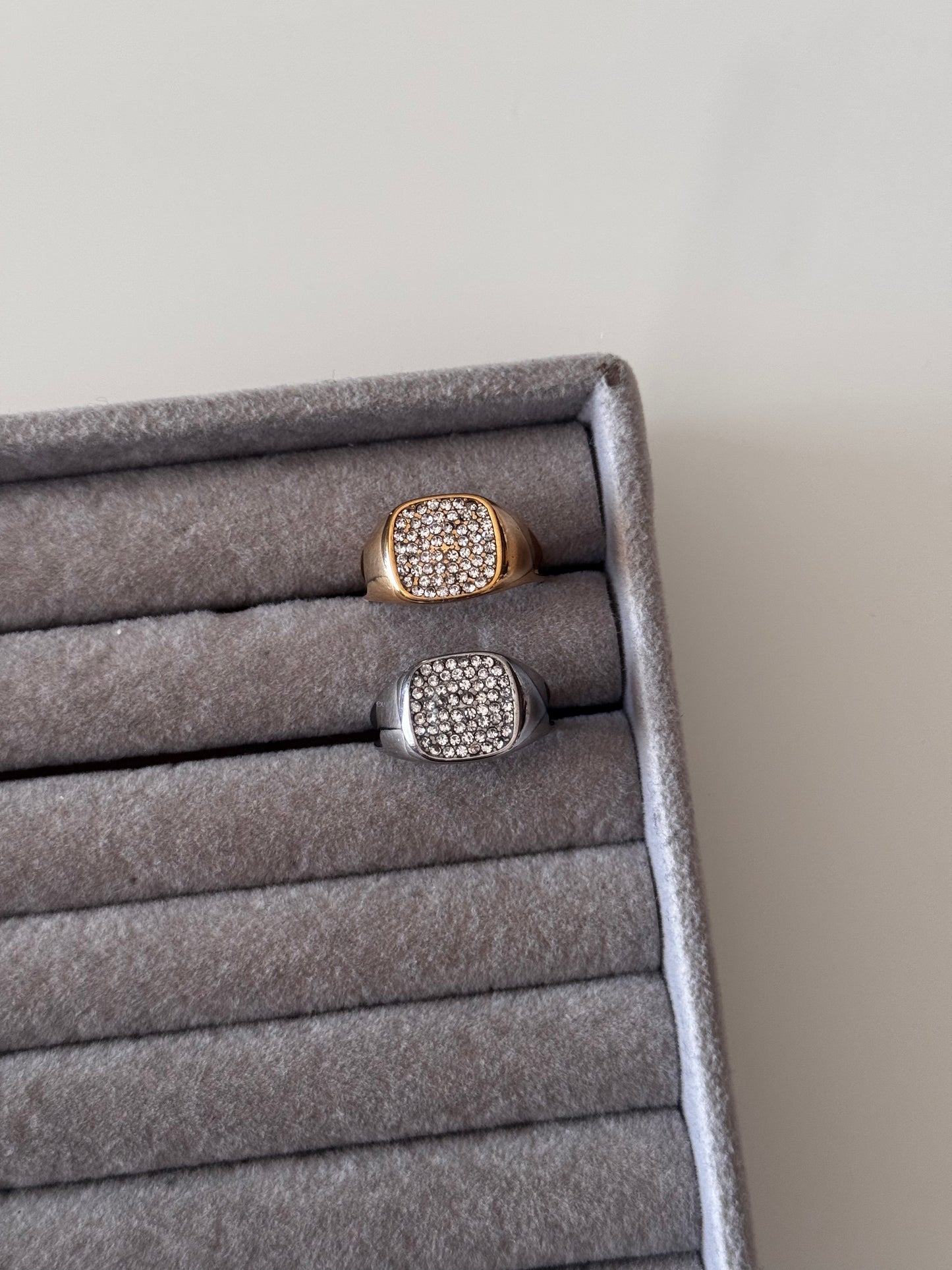 ⬜️ ring