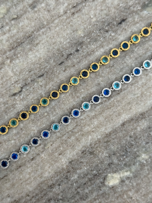 Blue diamond necklace