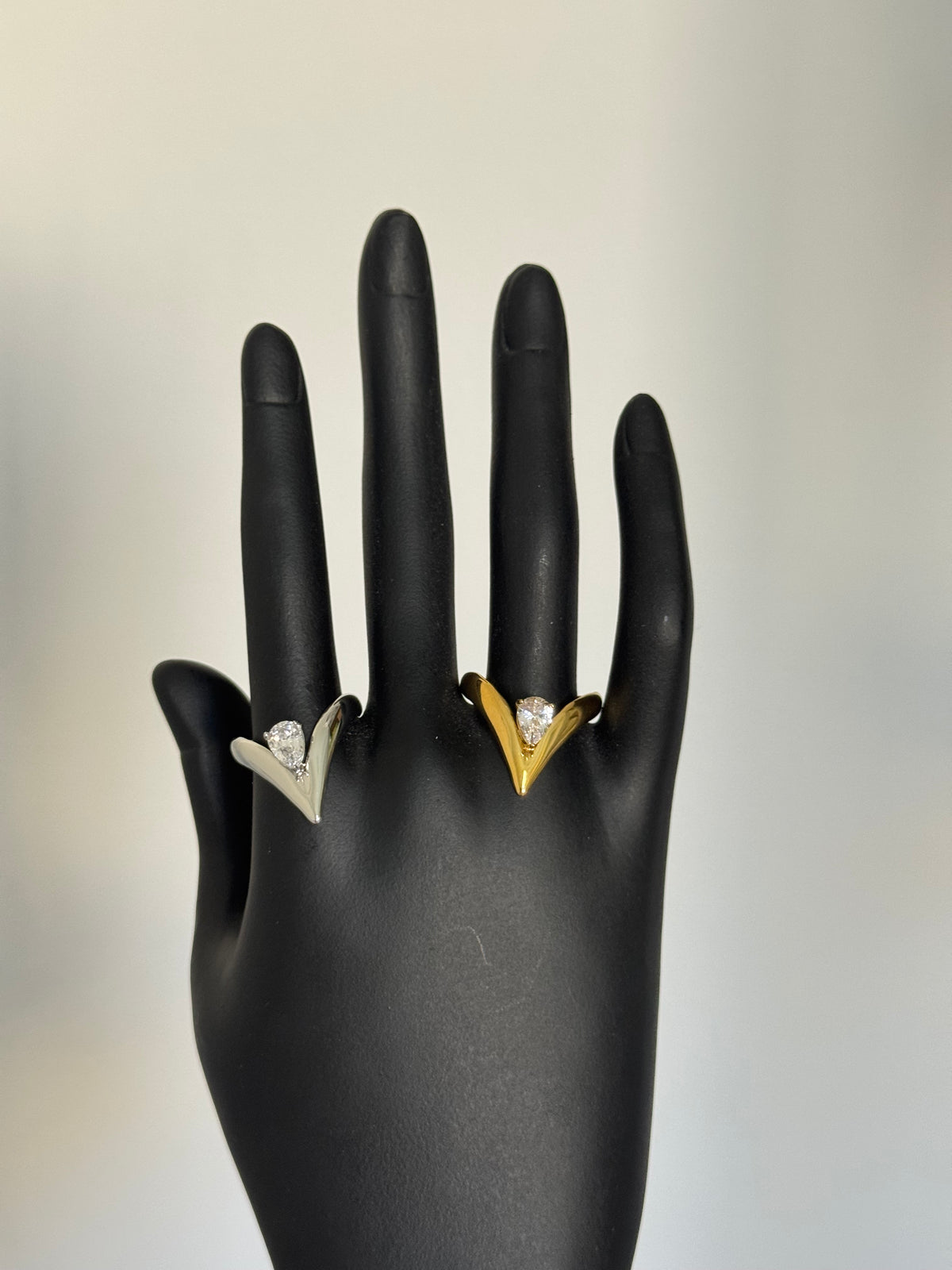 V ring