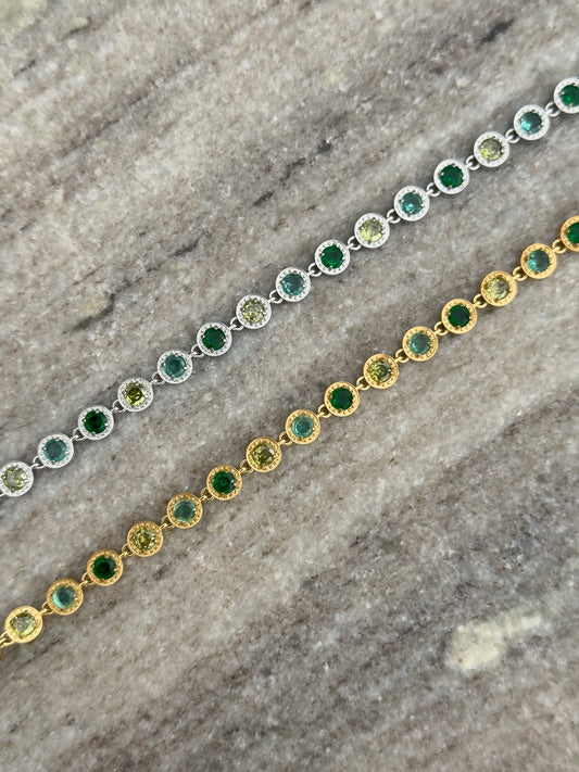 Emerald diamond necklace