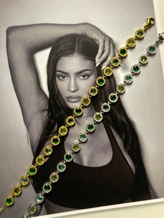 Emerald diamond bracelet