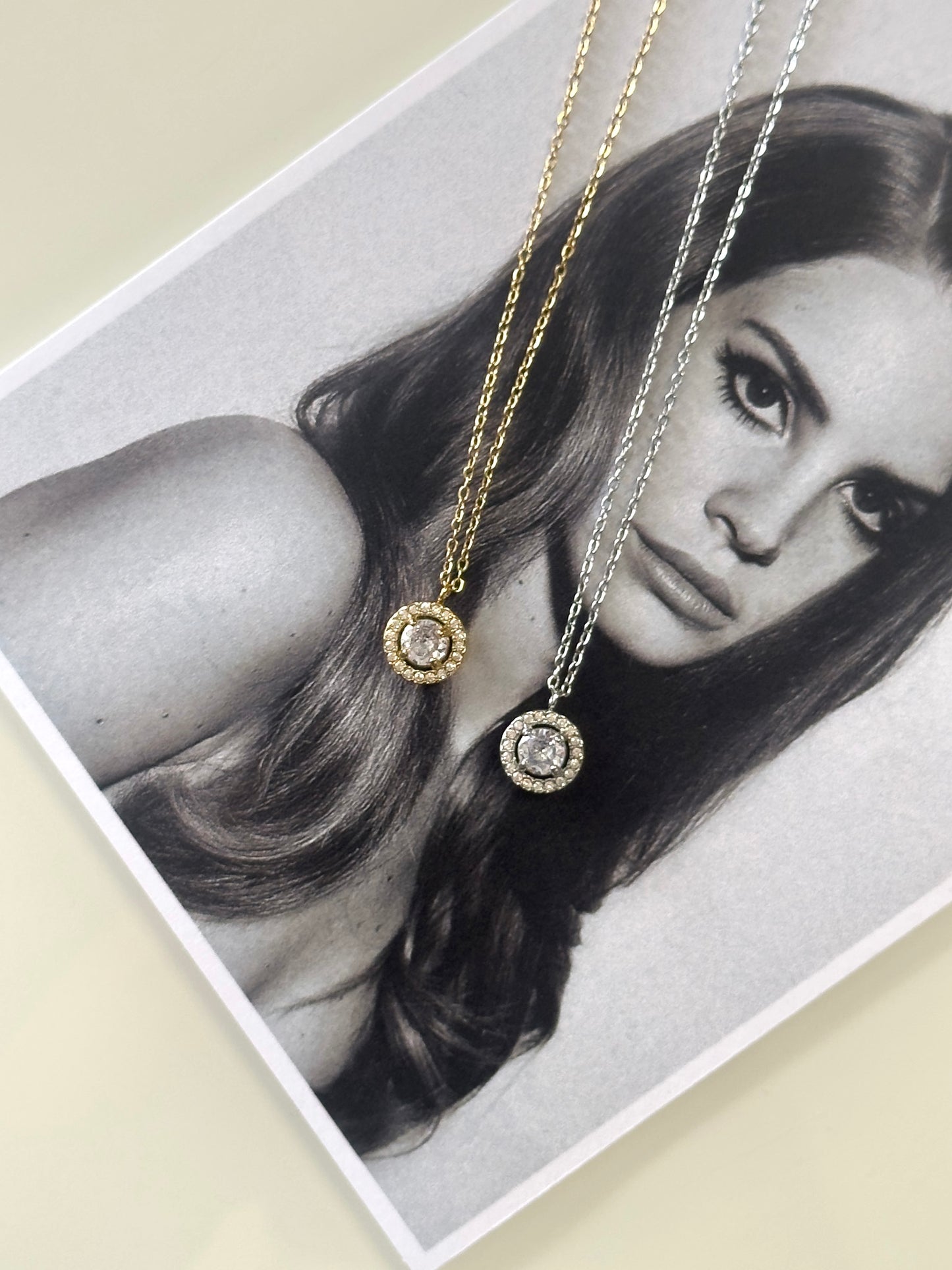 Royal ⚪️ necklace