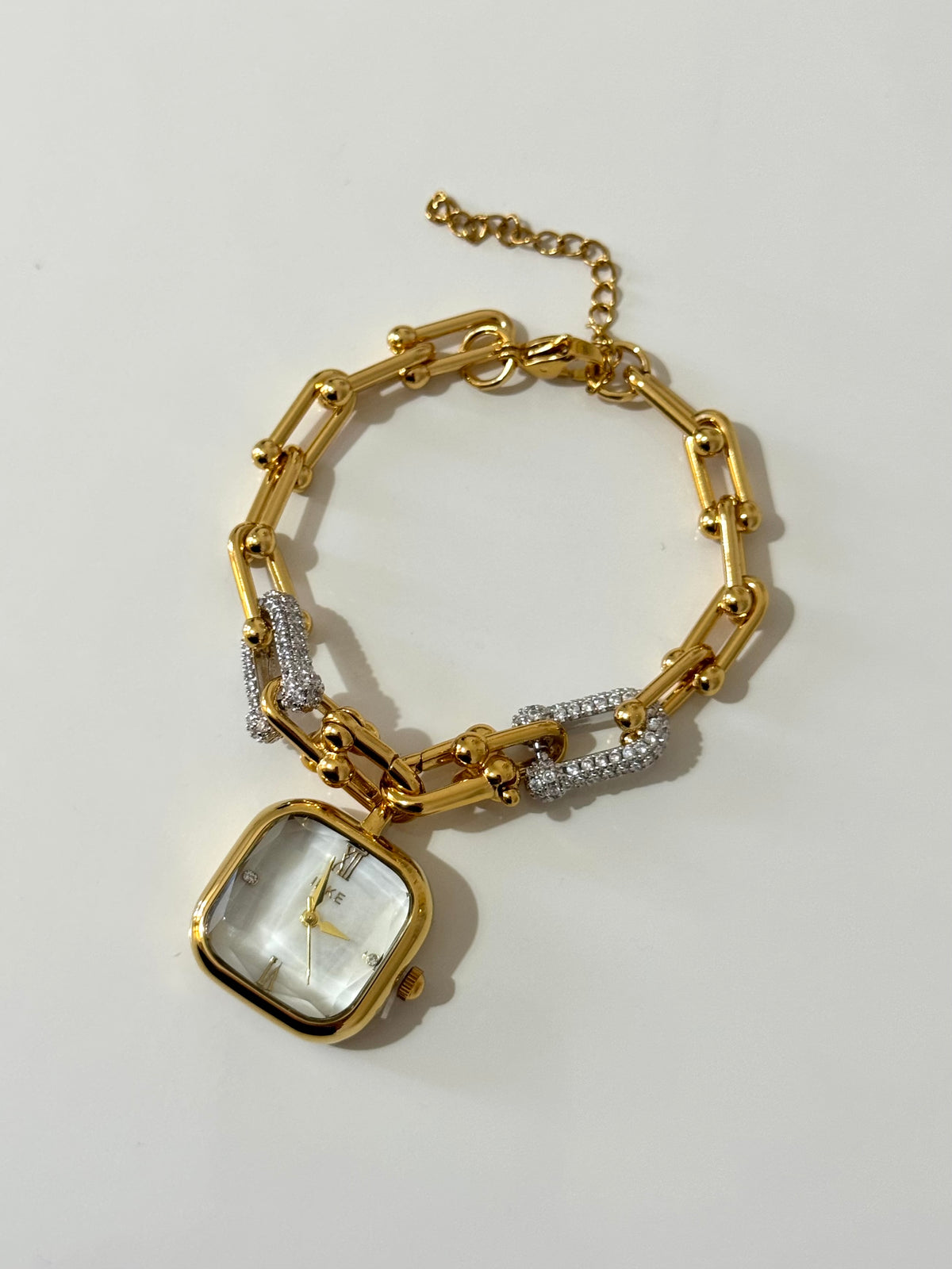 Viral white premium watch