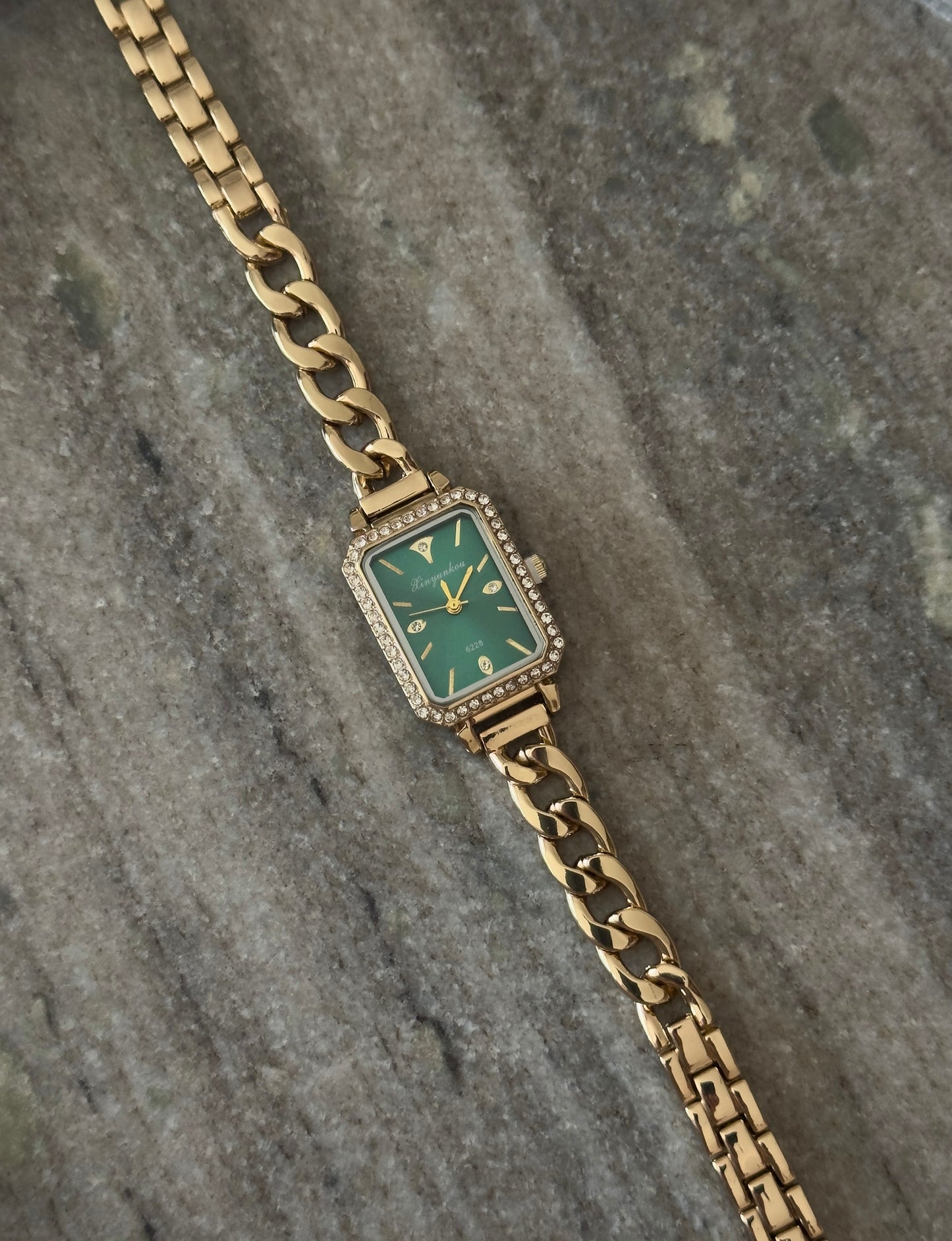 Duchess gold-emerald