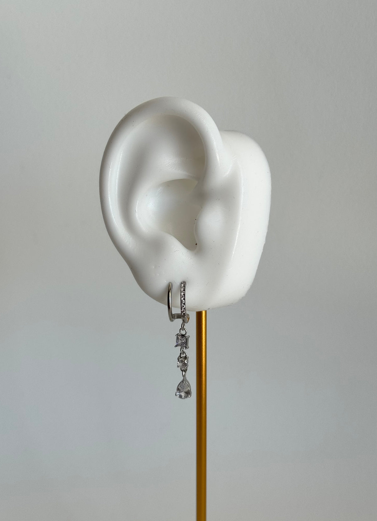 Drop it earrings