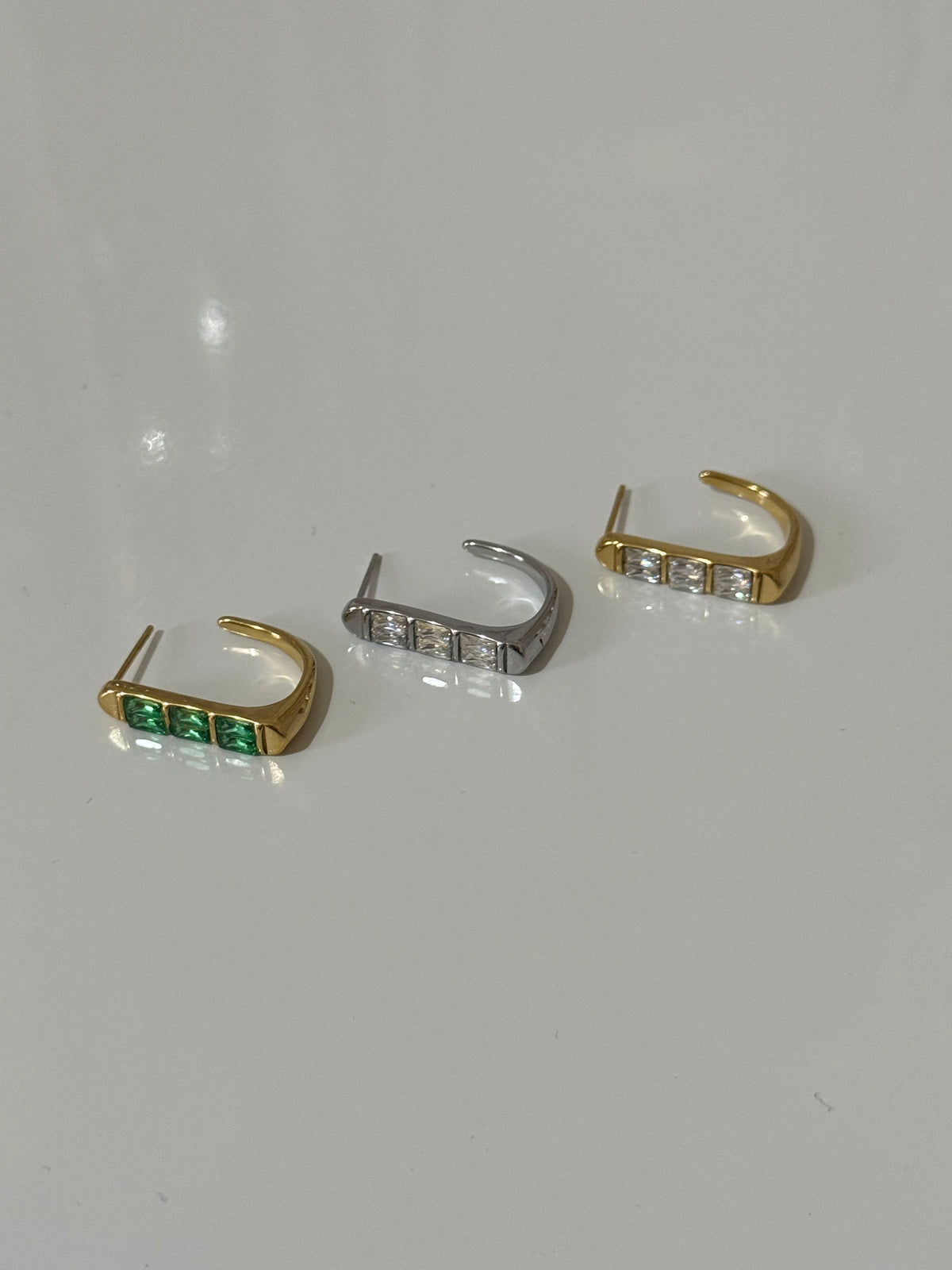 Daniela semi-hoops