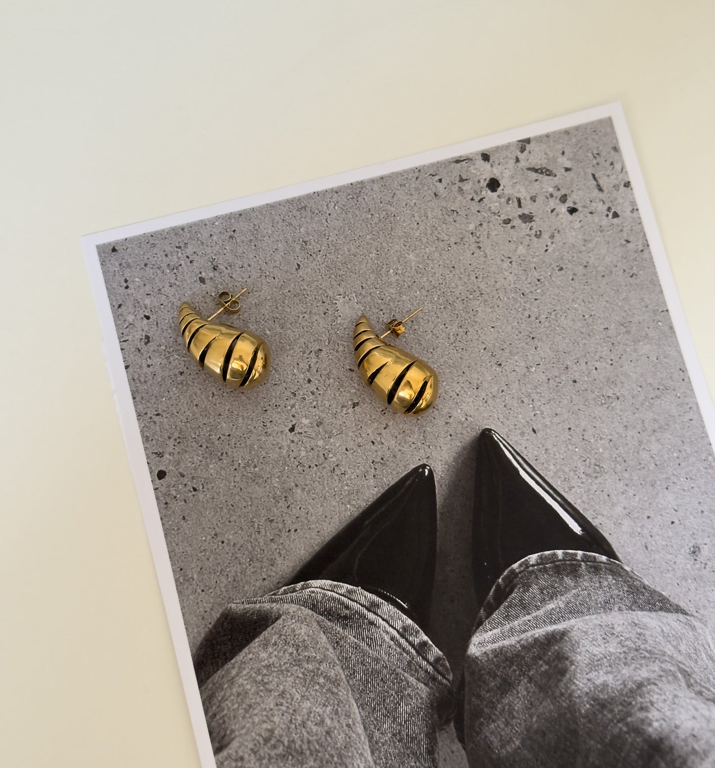 💧 earrings with cuts