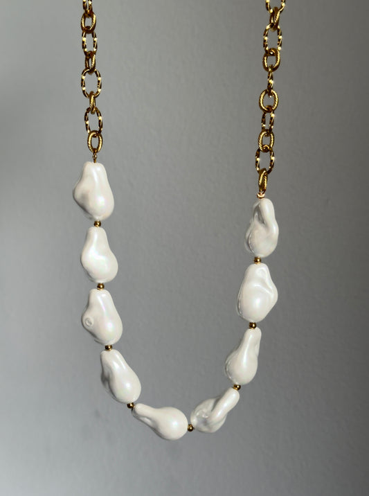 Handmade half•perla necklace