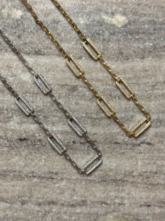 Lola necklace